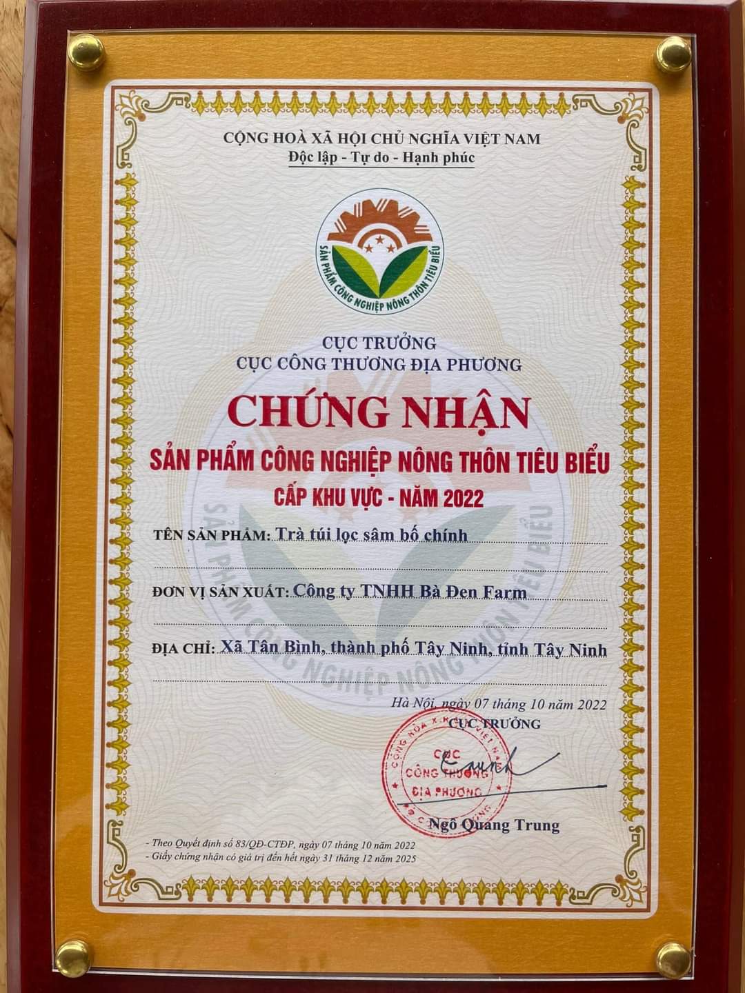 Bằng khen Giấy chứng nhận Sản phẩm Nông thôn Tiêu biểu Bà Đen Farm